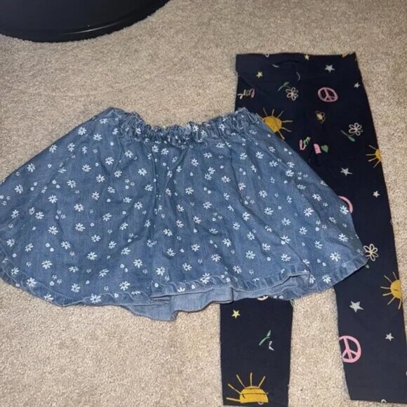 Girl's 5T capsule outfit lot - 2 tops, 2 bottoms, 1 sweatshirt - EUC - Picture 5 of 6